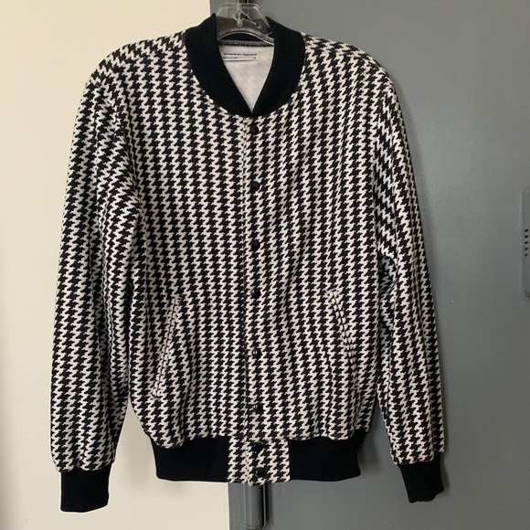 HAD TO HOUNDSTOOTH. - Picture 1 of 5